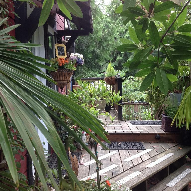 Magnolia Petal Bed & Breakfast Fernwood ภายนอก รูปภาพ