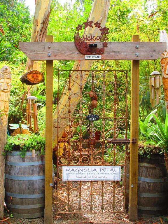Magnolia Petal Bed & Breakfast Fernwood ภายนอก รูปภาพ